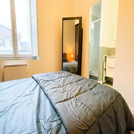 For 4 People * Grenoble